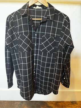 Vine &Love Plaid Button Down in Black & White Size Small Like New Oversized